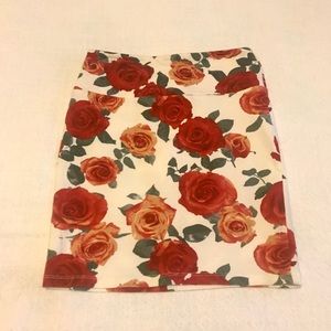 Mini floral pencil skirt